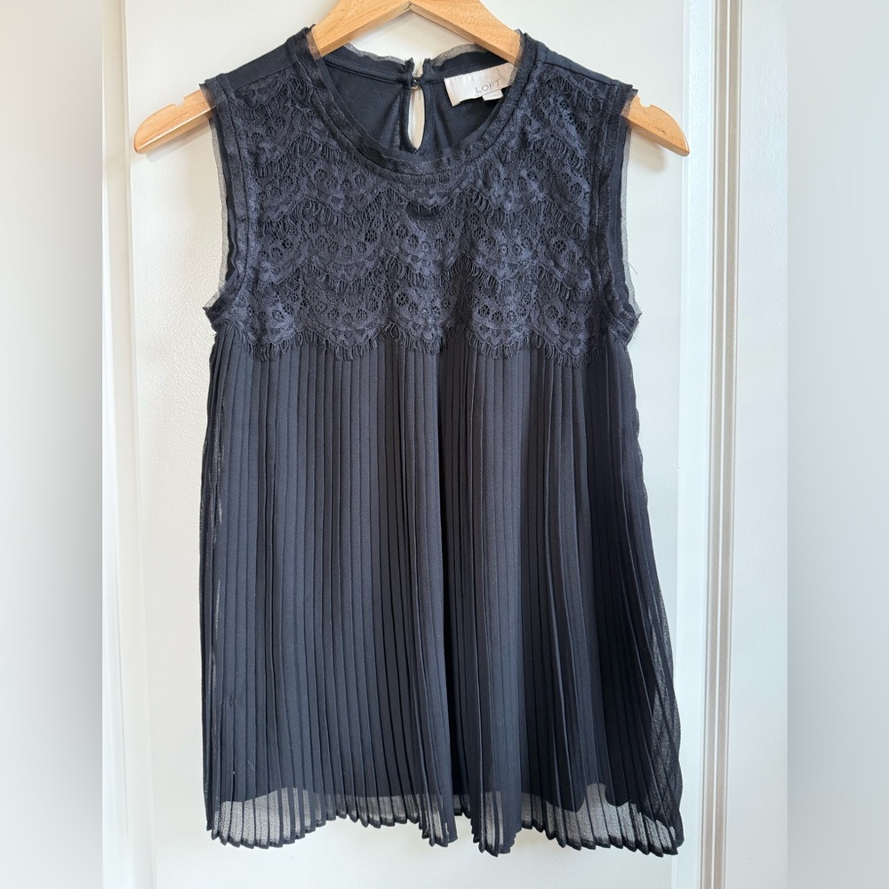 Womens Black Lace Sleeveless Top Ann Taylor Loft Size XS Business Casual Neutral